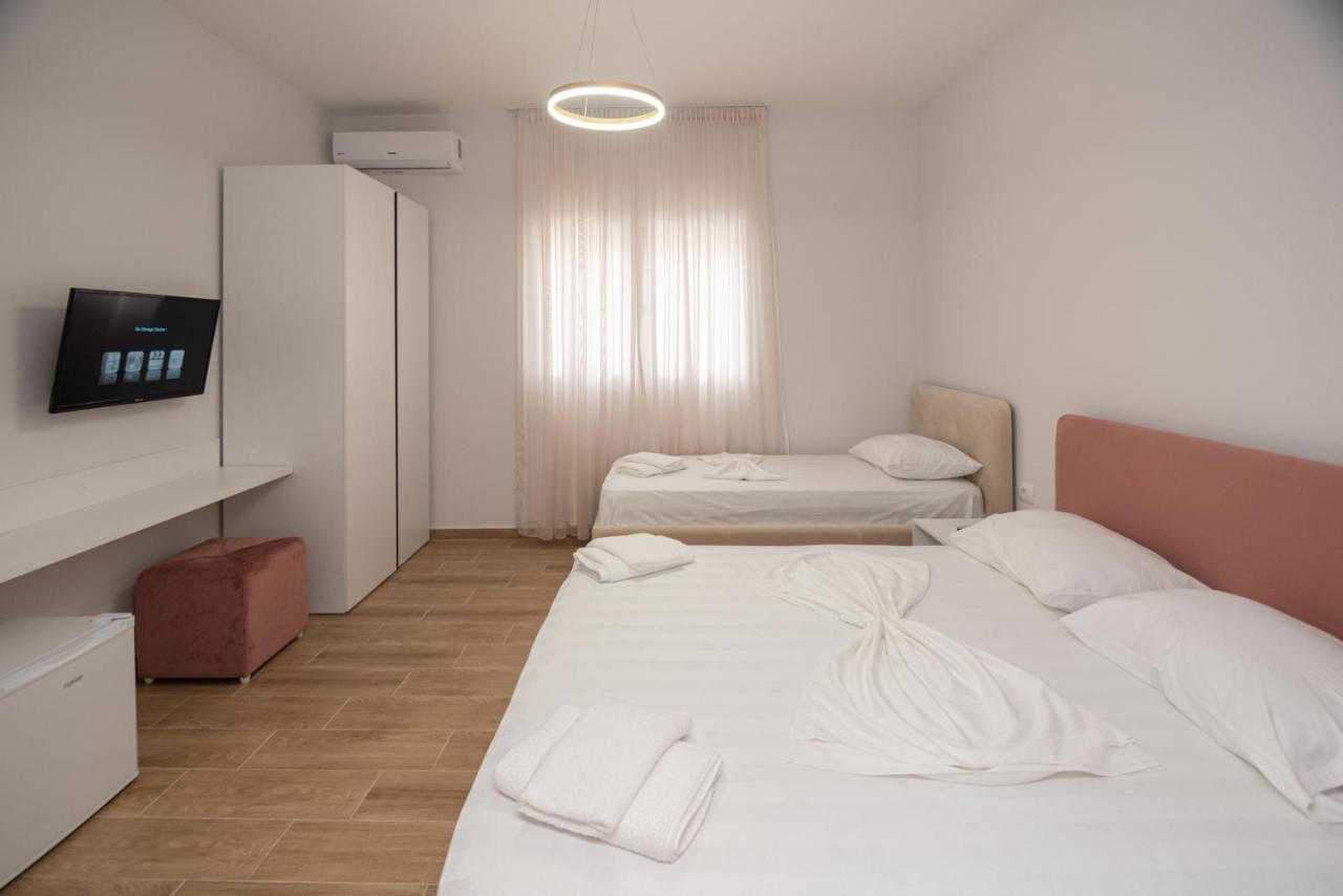 Lian'S Rooms Vlore Exterior photo