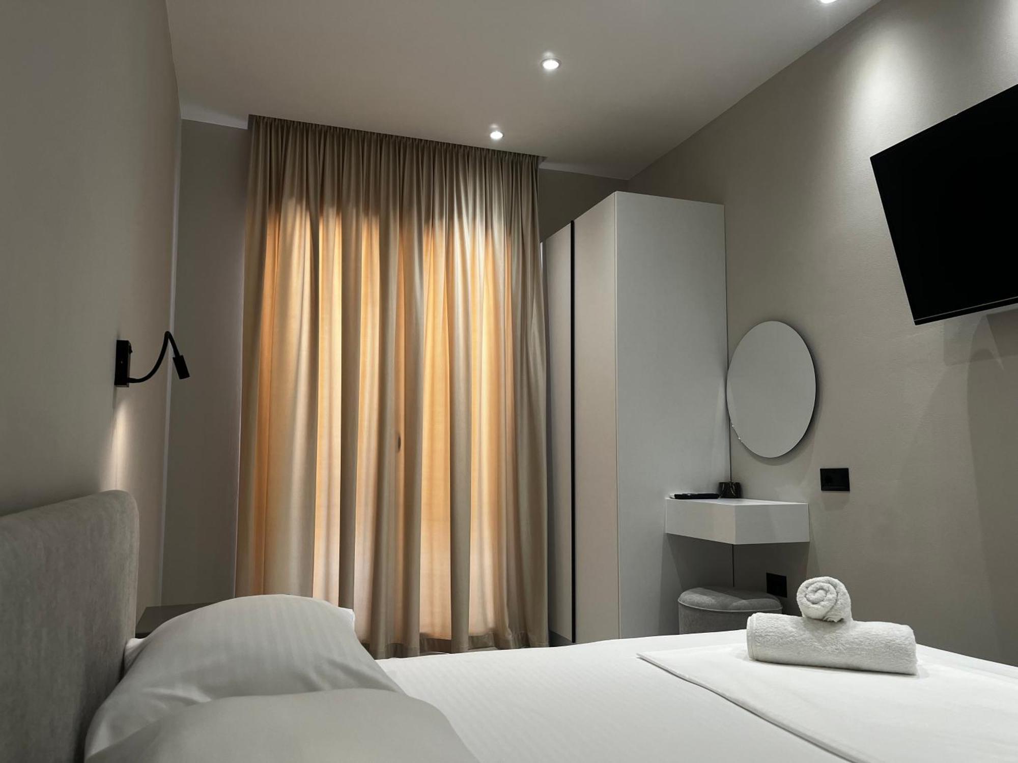Lian'S Rooms Vlore Exterior photo