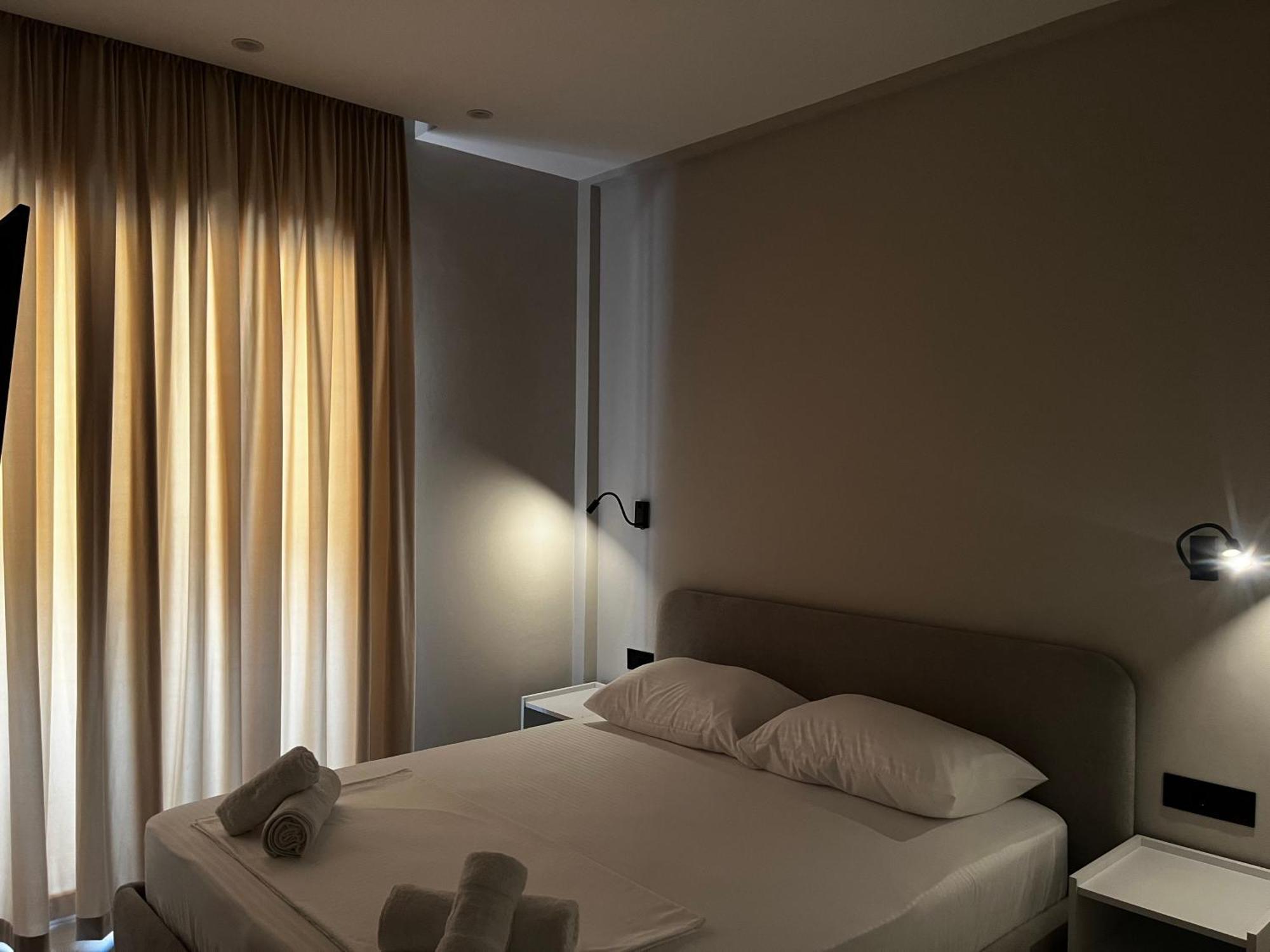 Lian'S Rooms Vlore Exterior photo