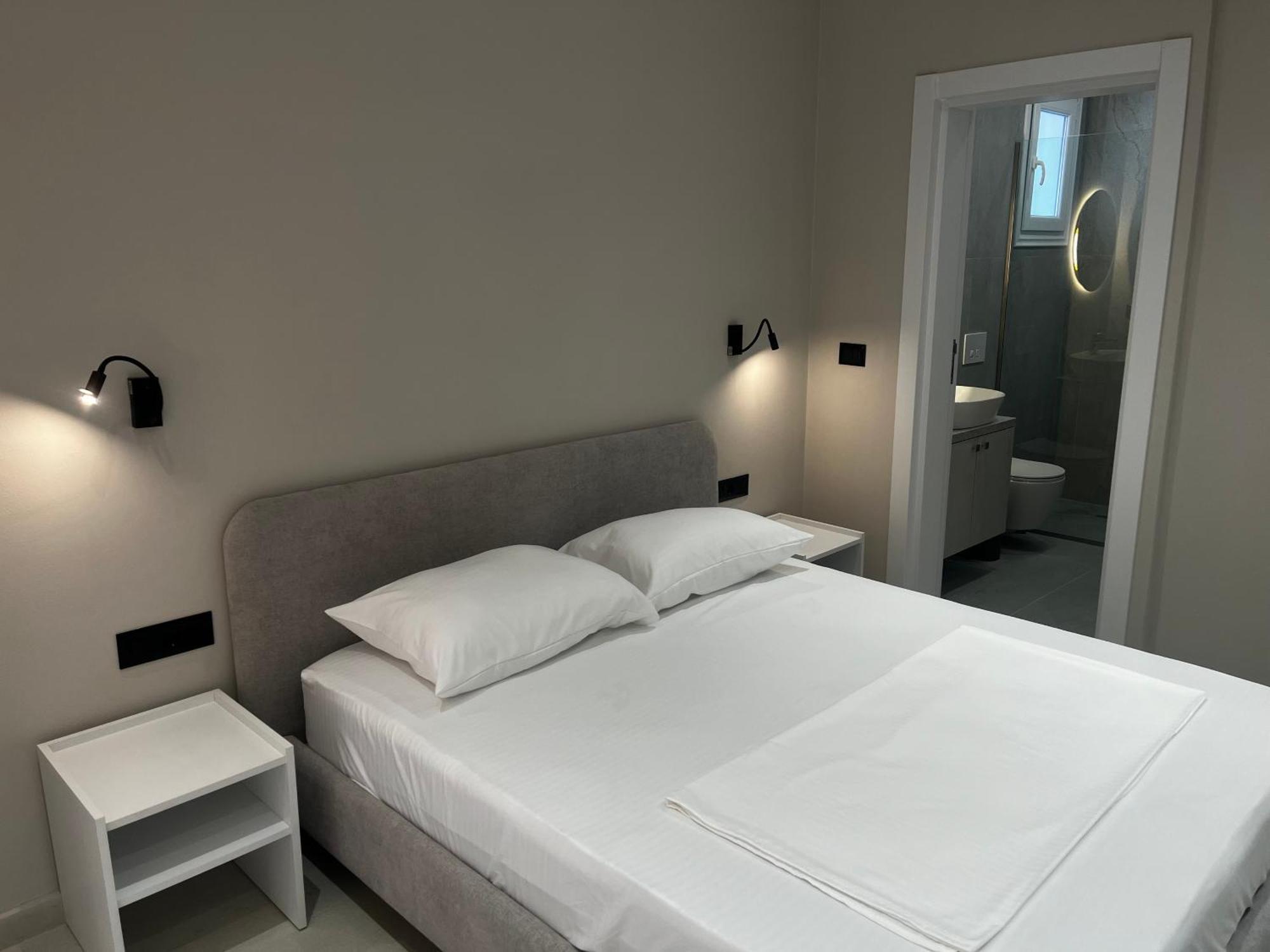 Lian'S Rooms Vlore Exterior photo
