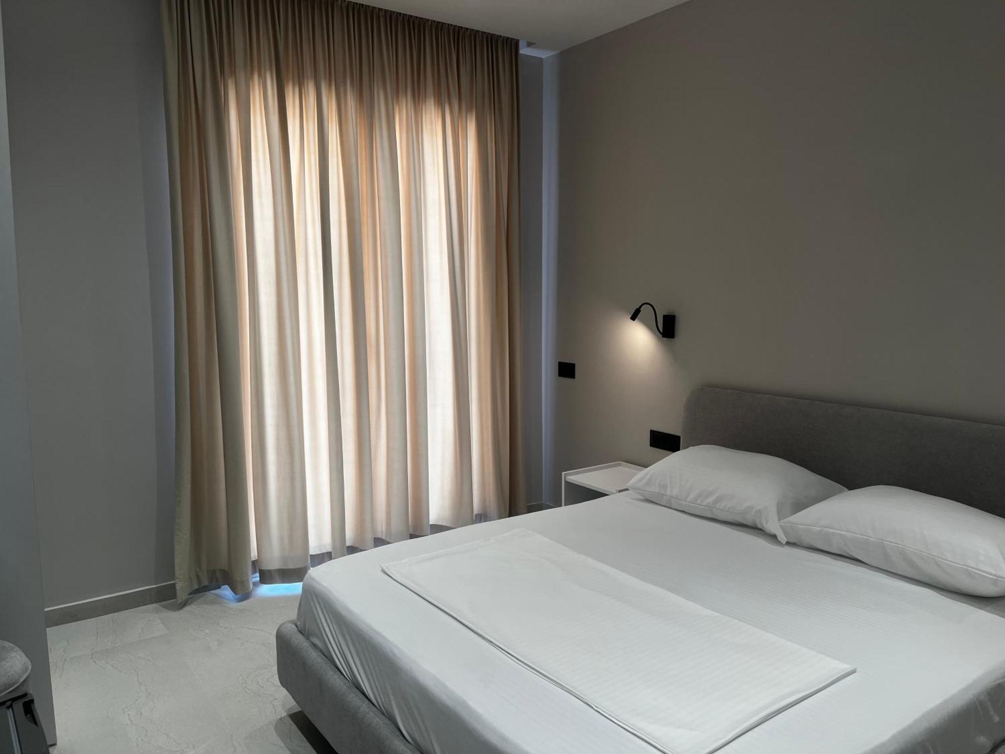 Lian'S Rooms Vlore Exterior photo