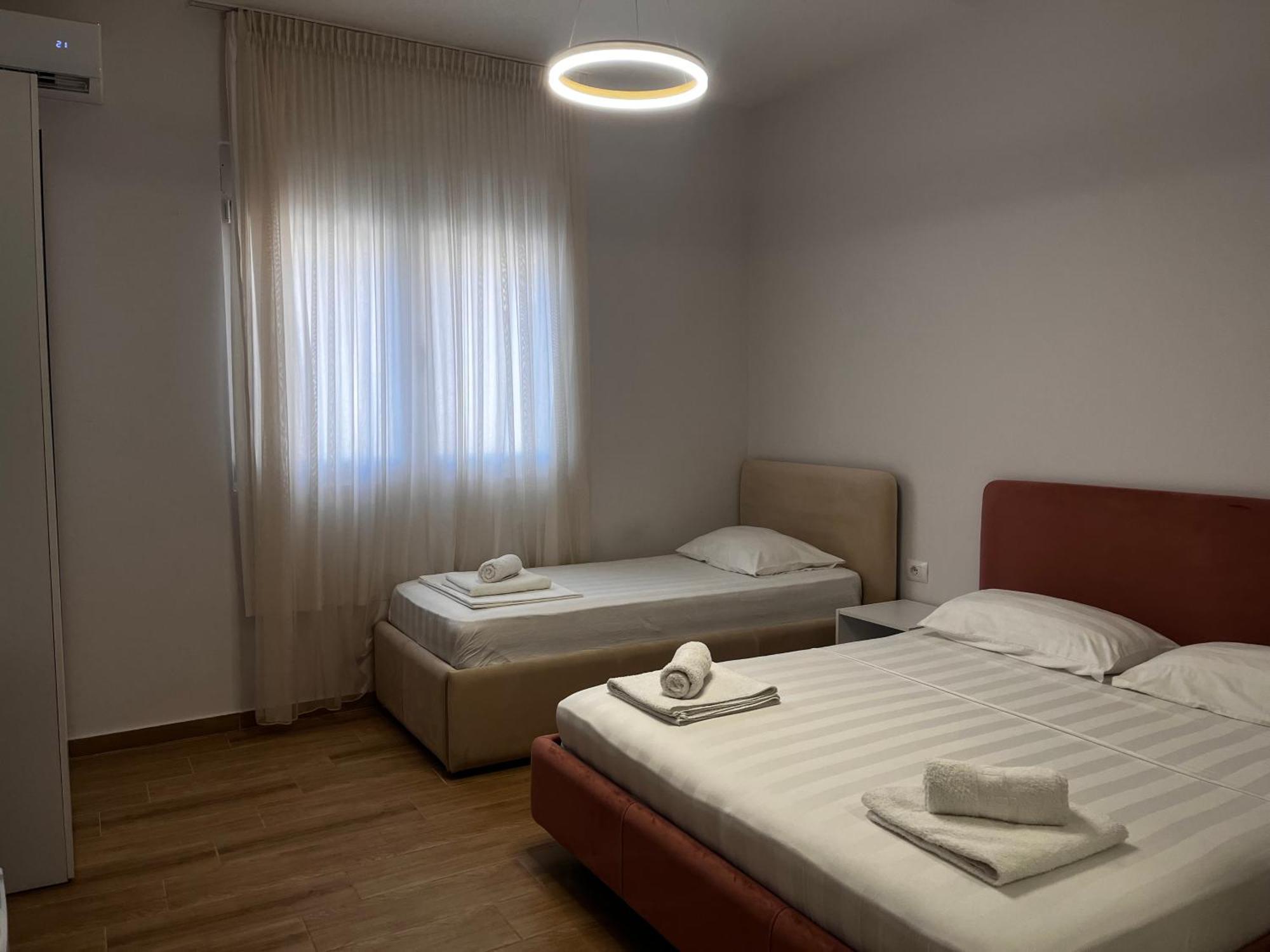 Lian'S Rooms Vlore Exterior photo